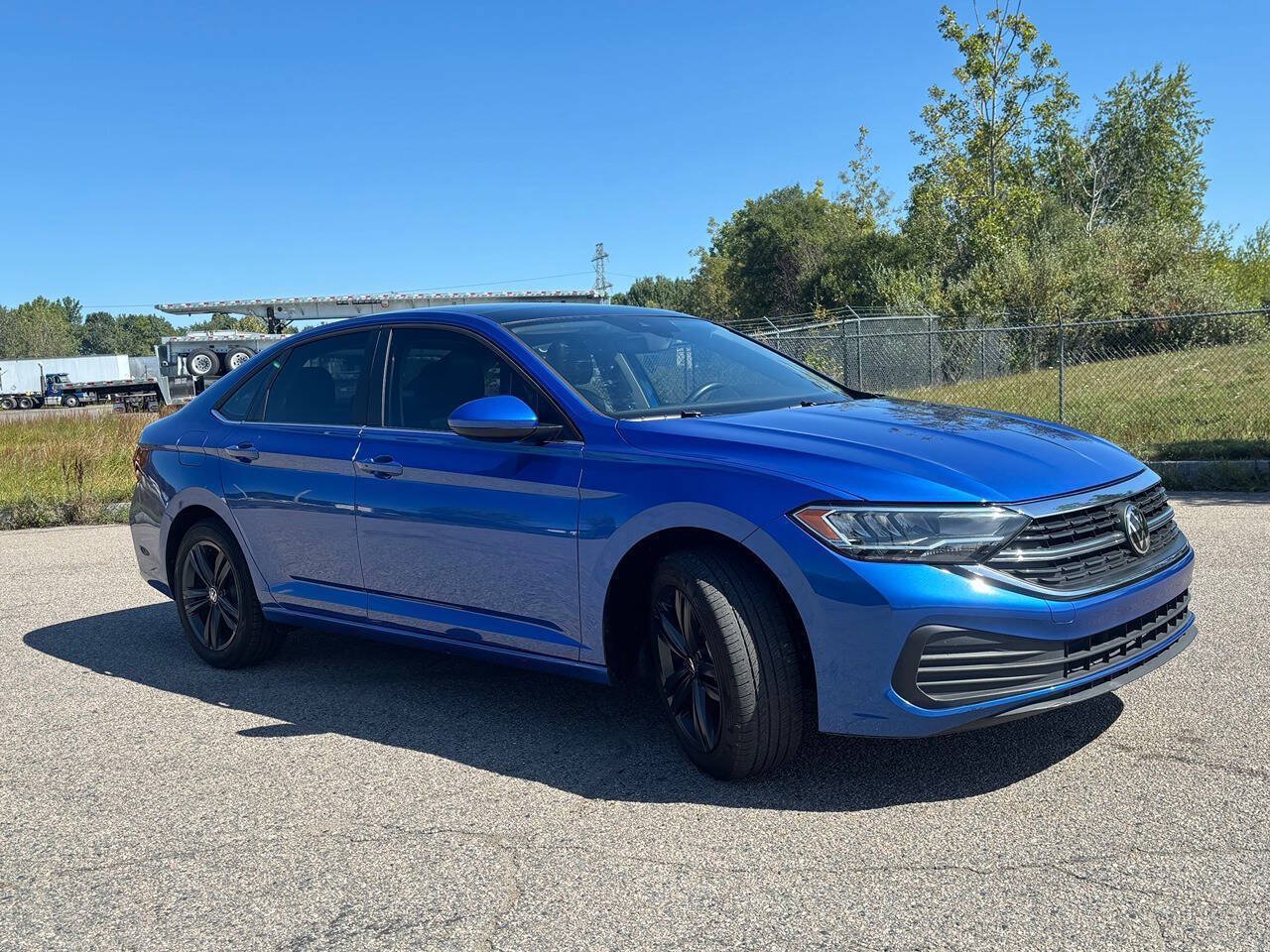 Used 2024 Volkswagen Jetta SE w/ Panoramic Sunroof Package FWD image 14
