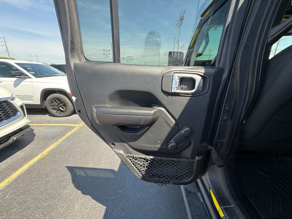 Used 2018 Jeep Wrangler Unlimited Sport image 18