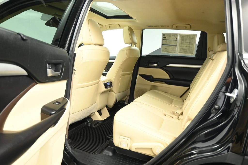 Used 2018 Toyota Highlander XLE AWD/4WD image 20