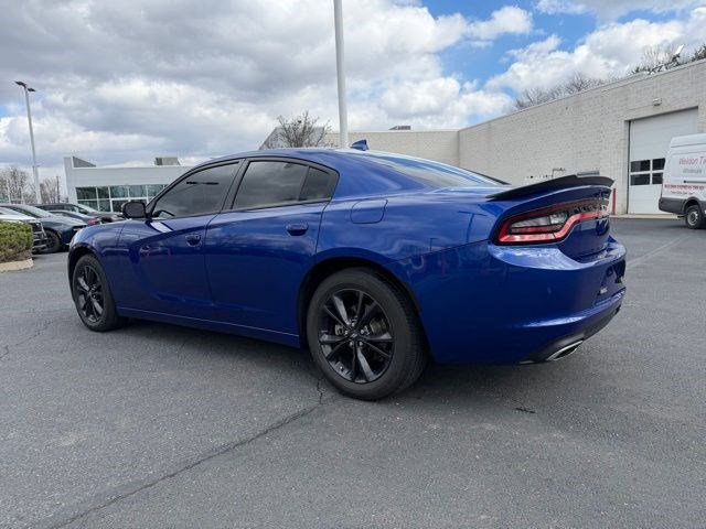 Used 2022 Dodge Charger SXT w/ Blacktop Package image 3