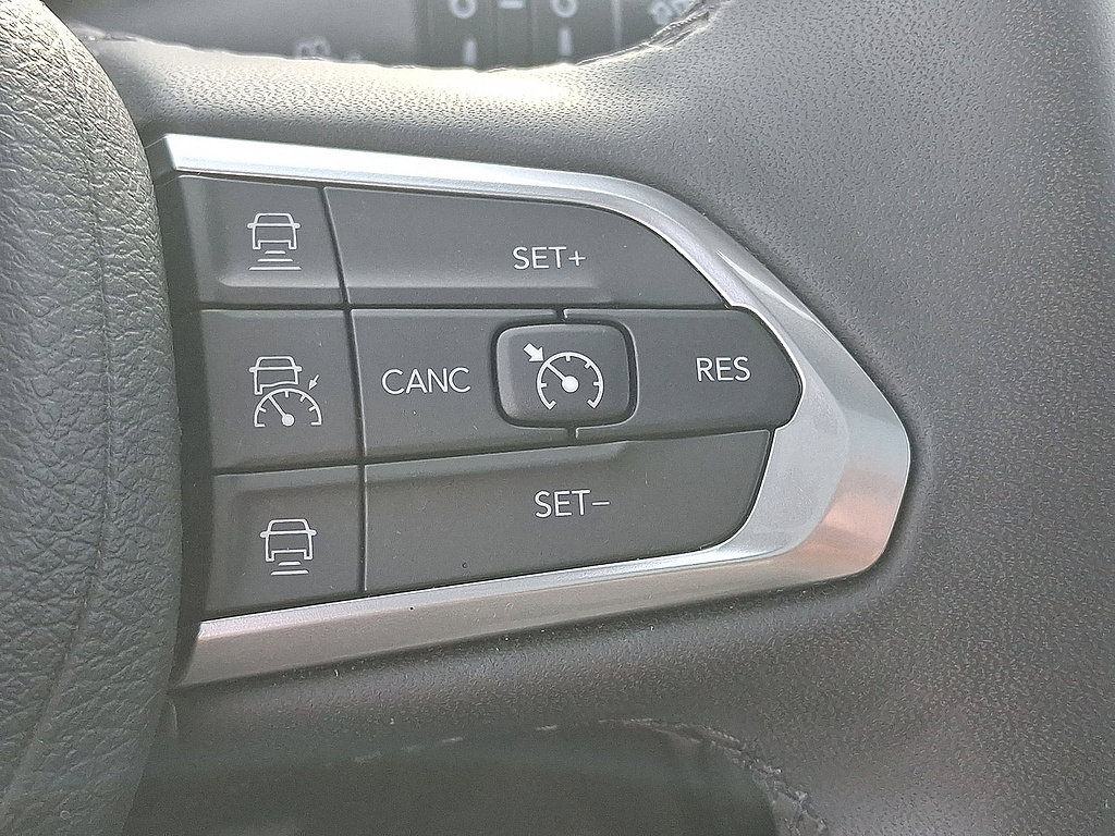 Used 2024 Jeep Compass Limited w/ Sun and Sound Group AWD/4WD image 24
