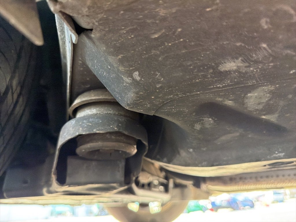 Used 2002 Cadillac De Ville DTS w/ Premium Equipment Pkg image 21