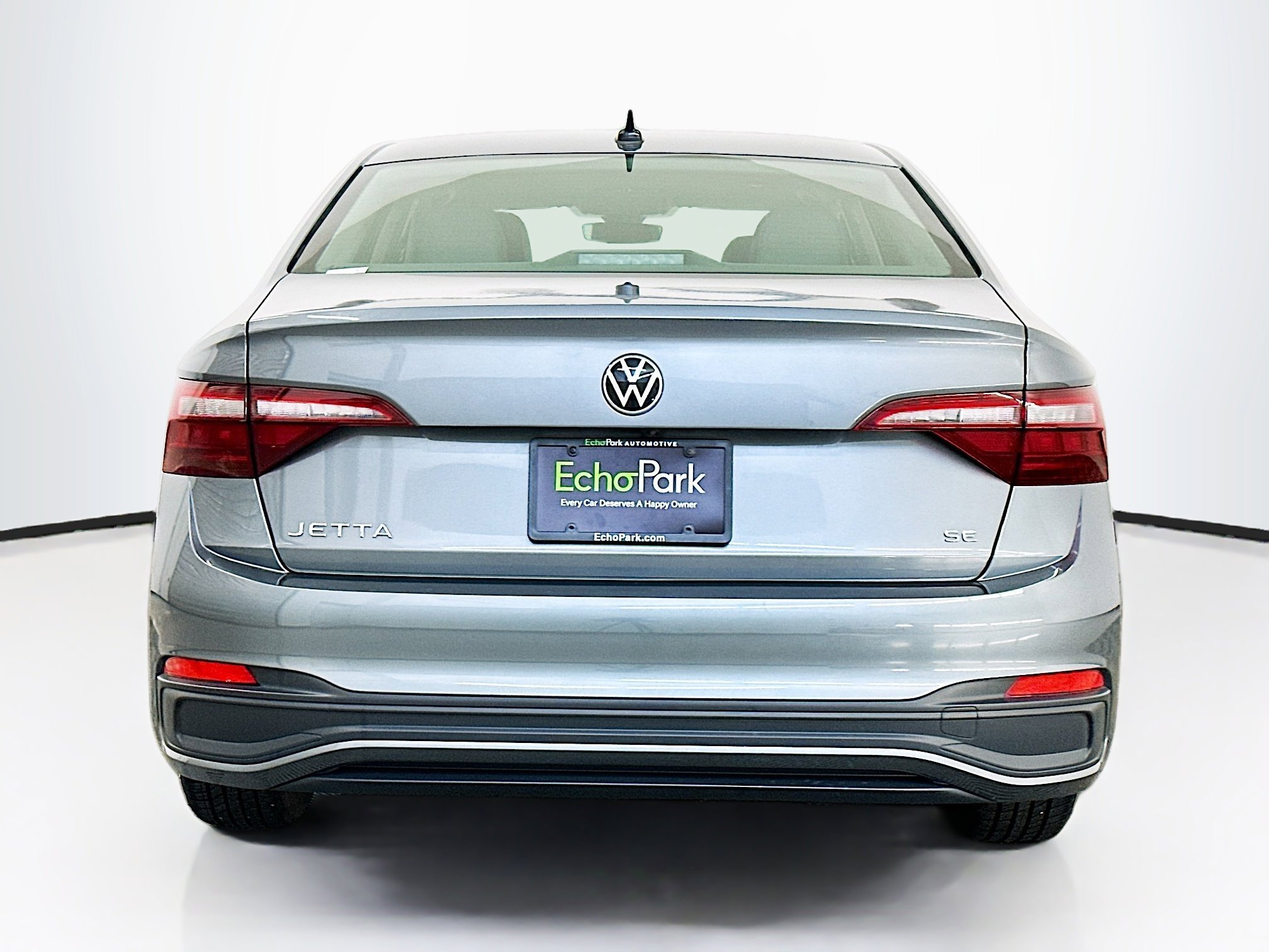 Used 2024 Volkswagen Jetta SE image 7