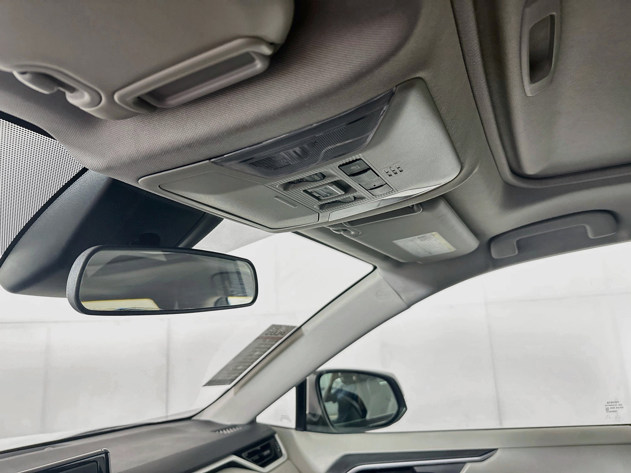 Used 2021 Toyota RAV4 XLE w/ Convenience Package FWD image 18