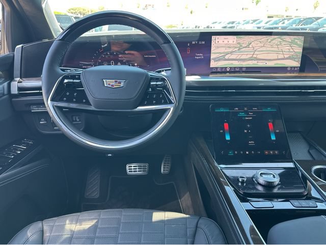 New 2026 Cadillac Escalade ESV Platinum Sport w/ LPO, ONYX Package AWD/4WD image 24