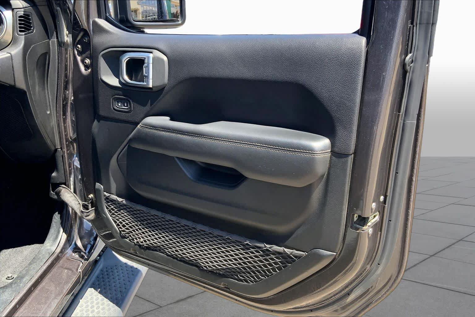 Used 2020 Jeep Wrangler Unlimited Sahara w/ Uconnect 4C Nav & Sound Group AWD/4WD image 21