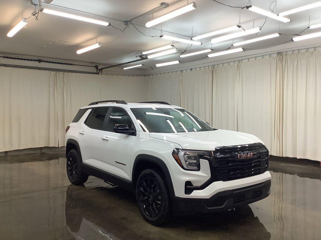 Used 2026 GMC Terrain Elevation w/ Elevation Premium Package image 4