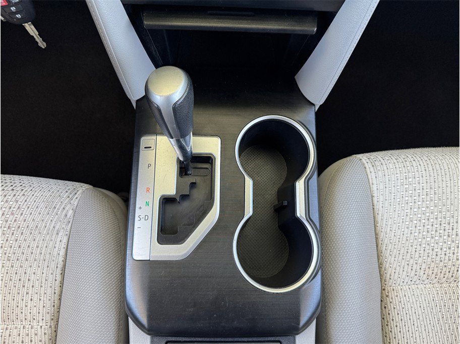 Used 2012 Toyota Camry LE FWD image 11