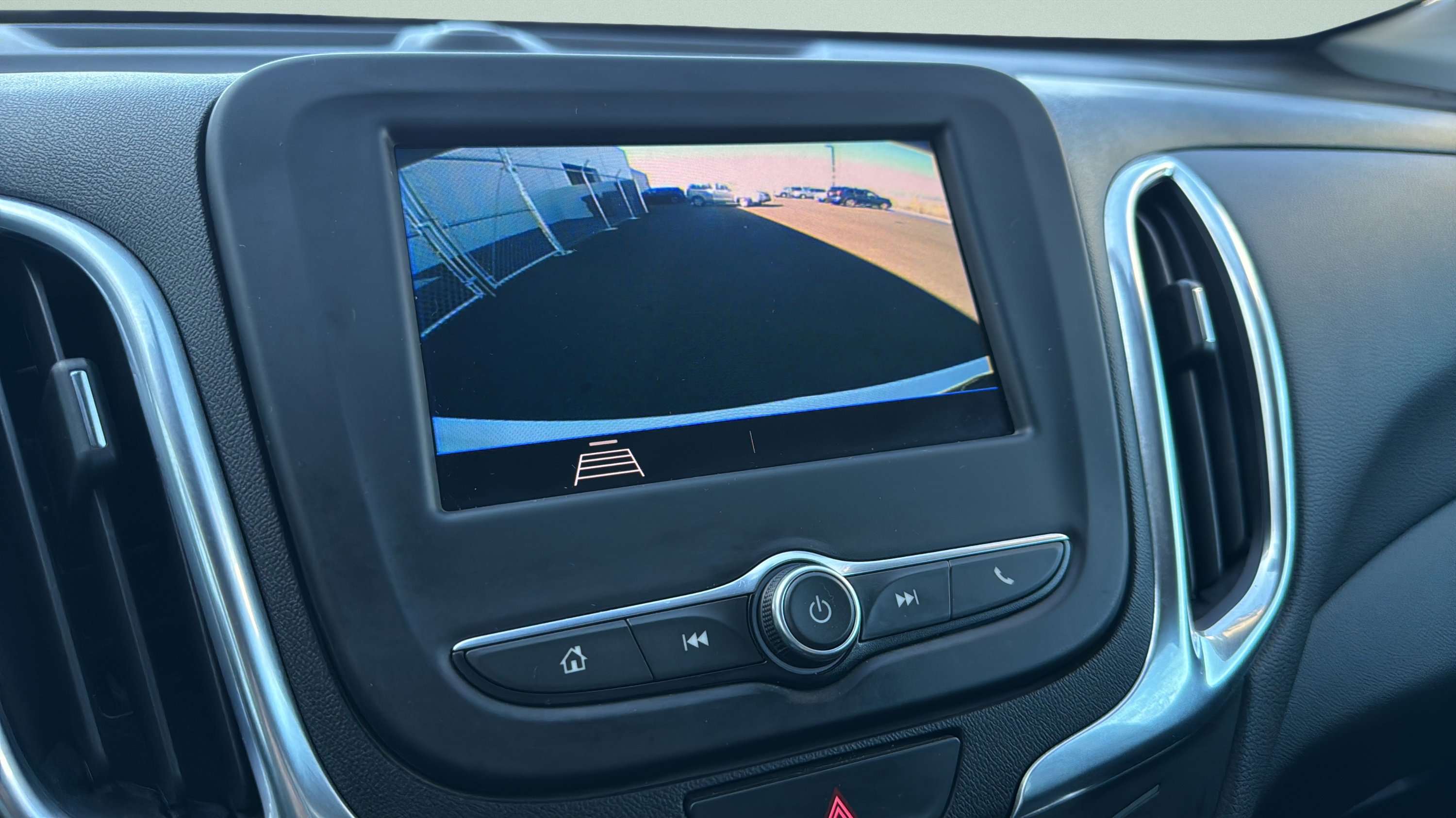 Used 2021 Chevrolet Equinox LT image 17