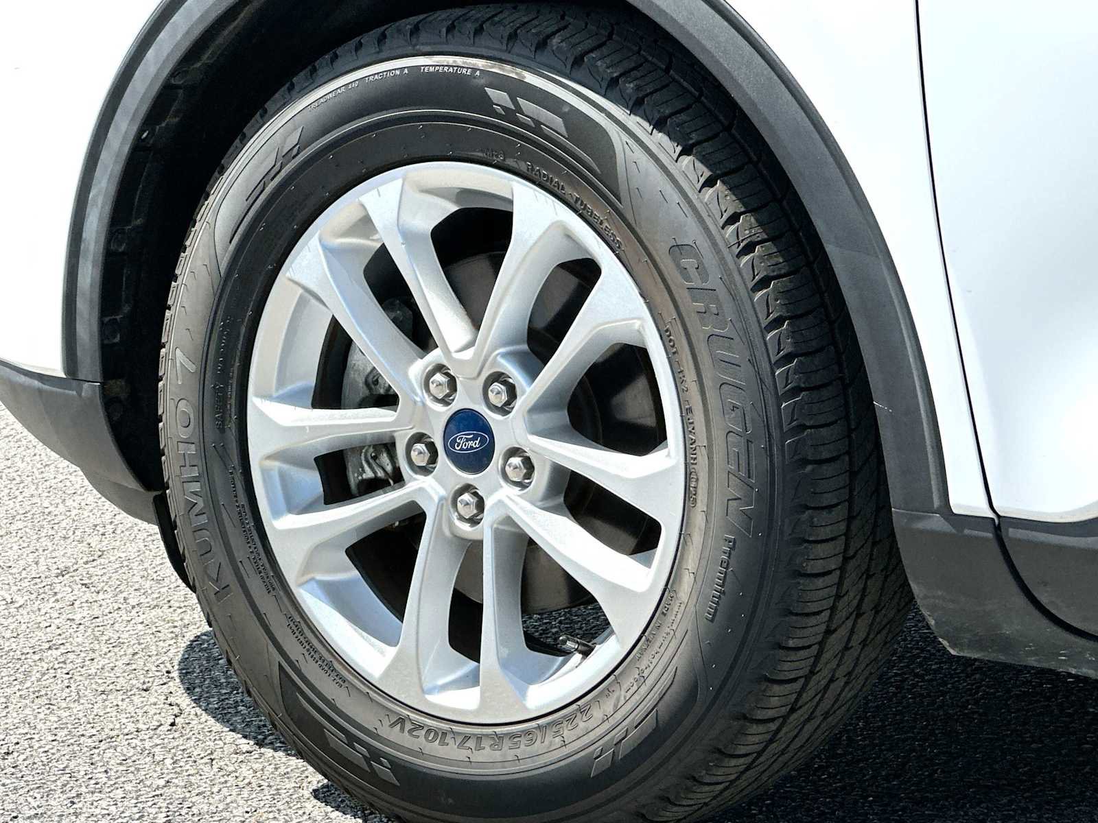 Used 2020 Ford Escape SE image 11