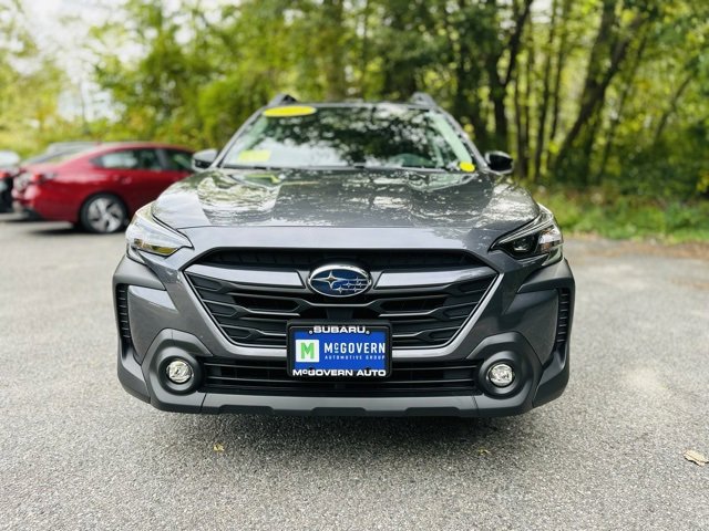 Used 2025 Subaru Outback Premium image 2