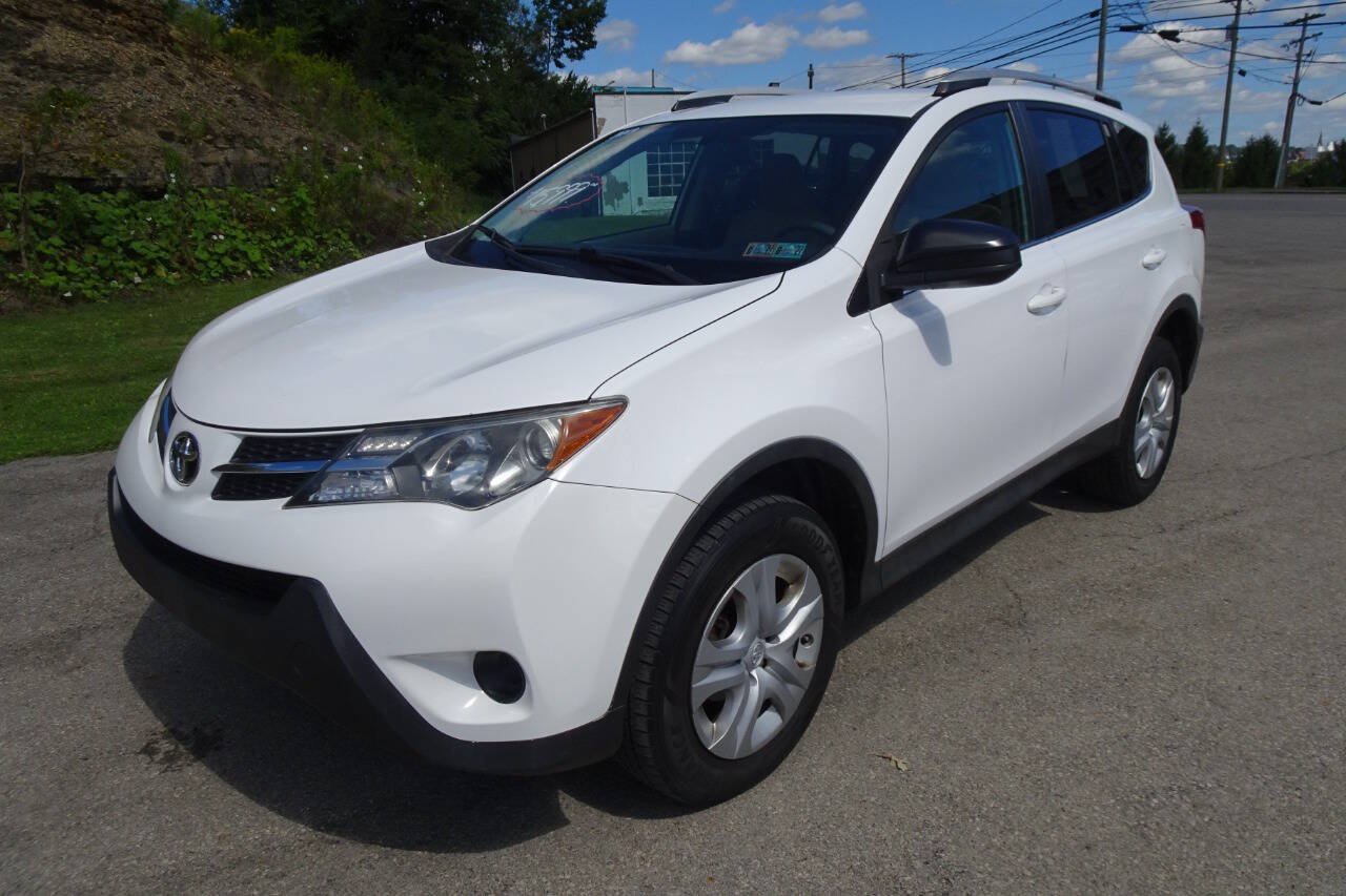 Used 2013 Toyota RAV4 LE AWD/4WD image 2