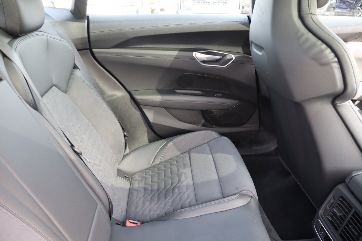 Used 2022 Audi e-tron GT Premium Plus w/ Performance Package image 14