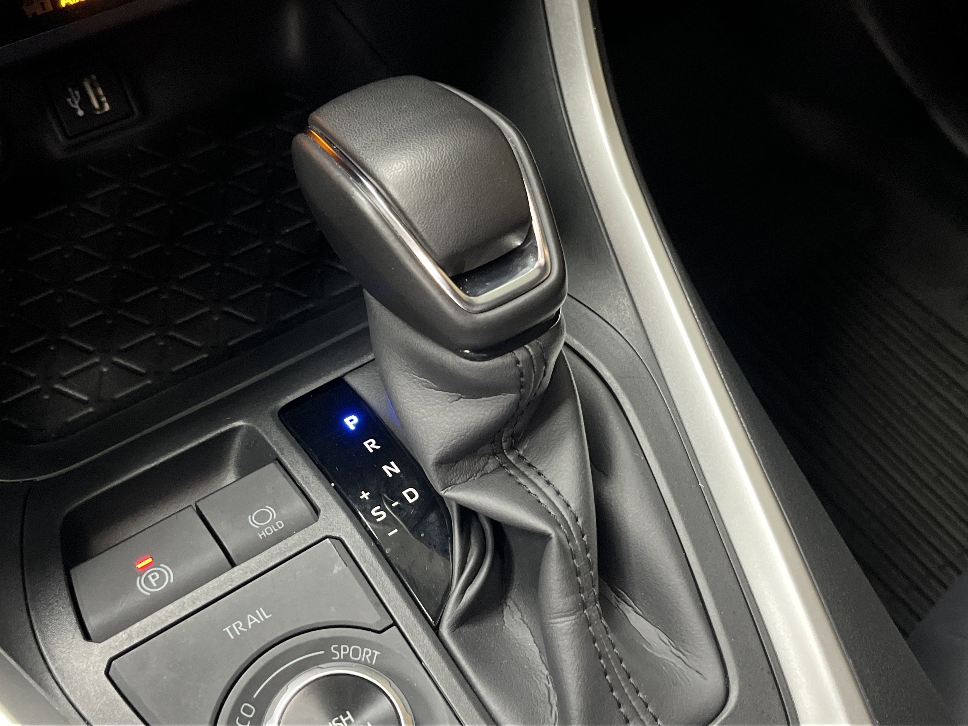 Certified 2025 Toyota RAV4 XLE Premium AWD/4WD image 25