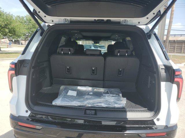 New 2026 Chevrolet Traverse High Country w/ LPO, Floor Liner Package image 13