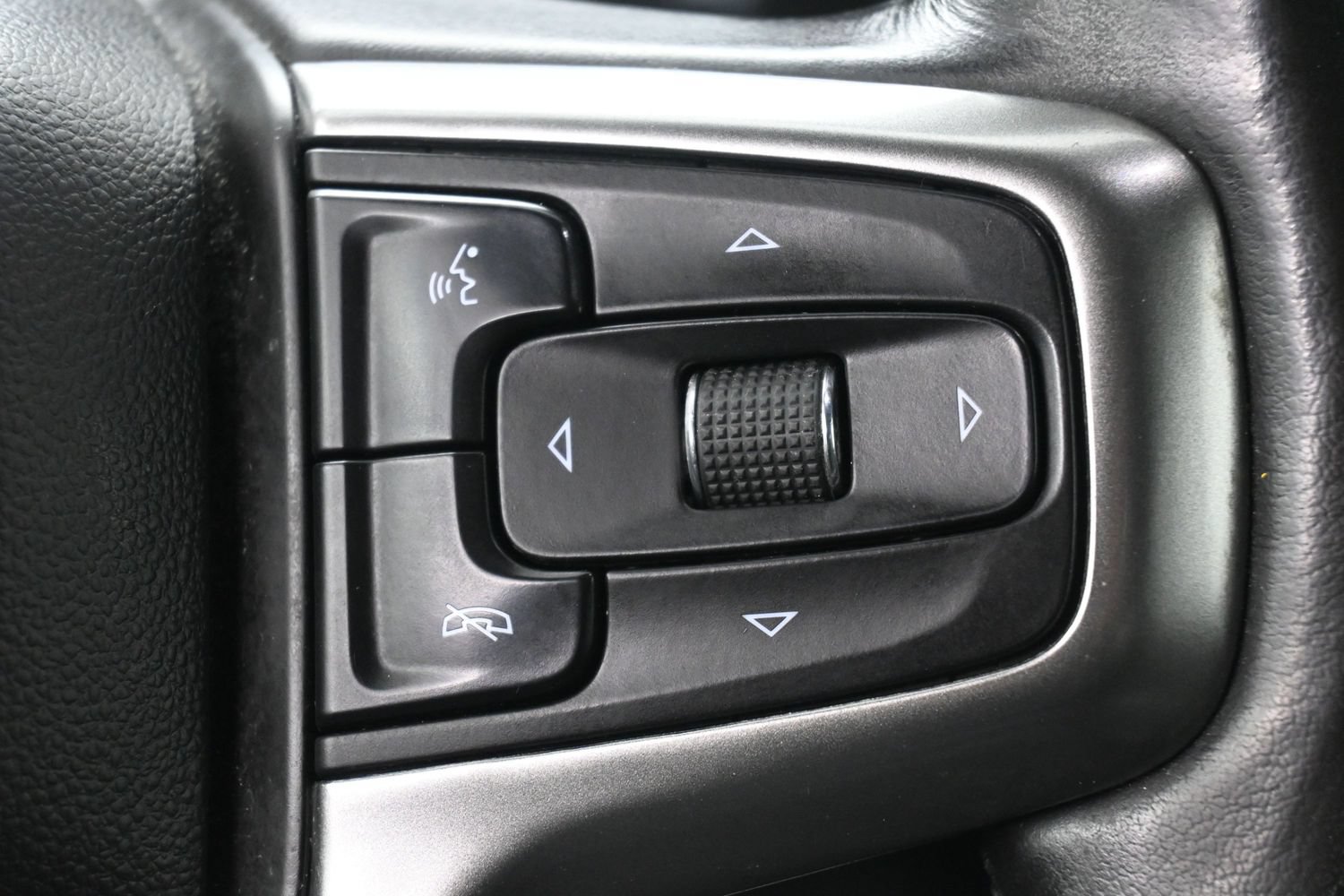 Used 2020 Chevrolet Silverado 1500 LT Trail Boss AWD/4WD image 21