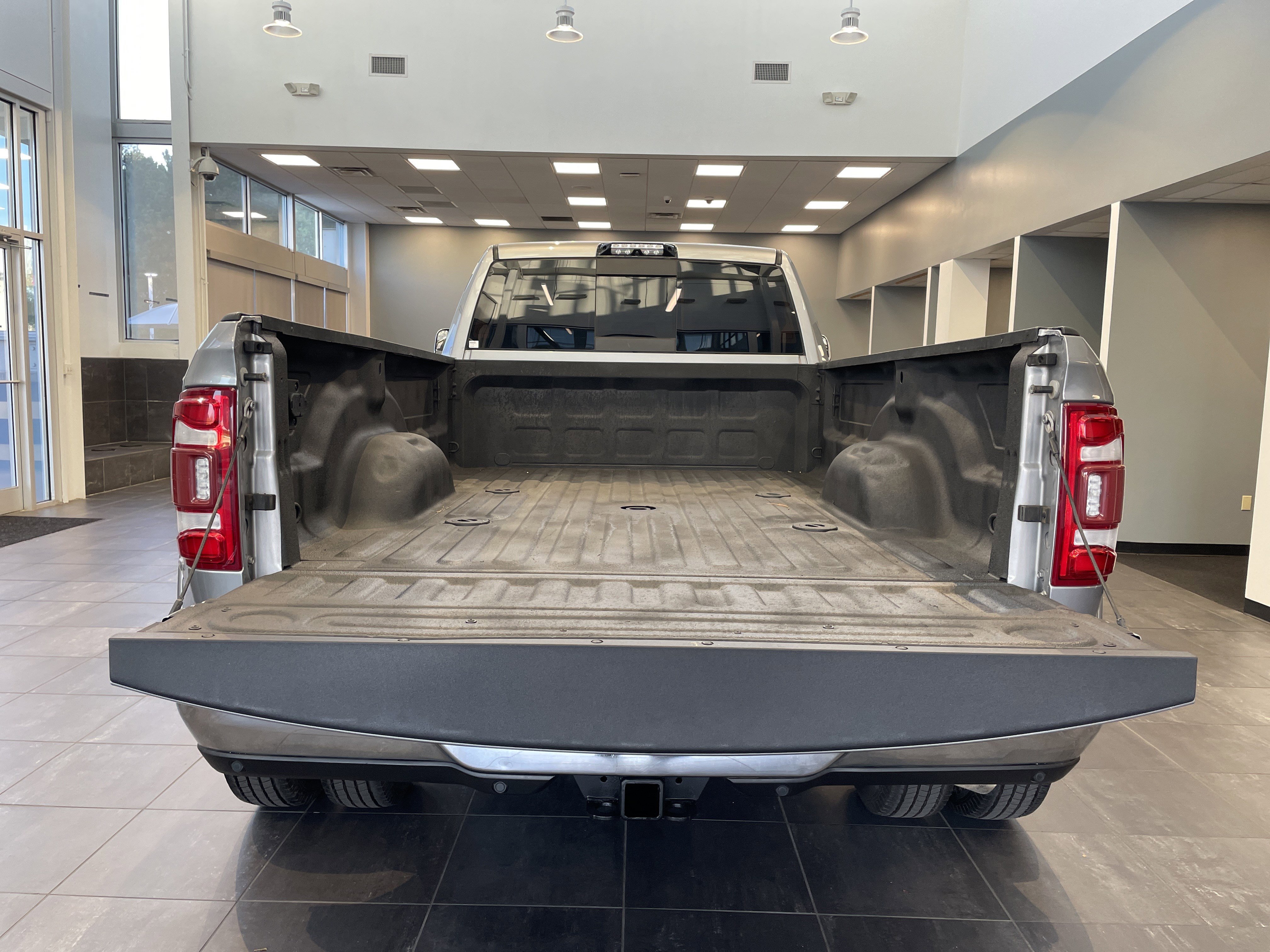 Used 2020 RAM 3500 Laramie image 34