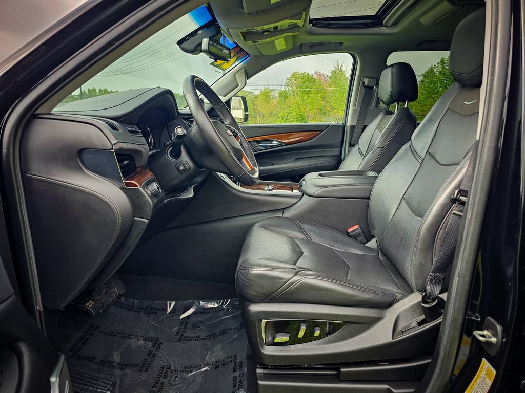 Used 2020 Cadillac Escalade Luxury w/ Escalade Sport Edition RWD image 13