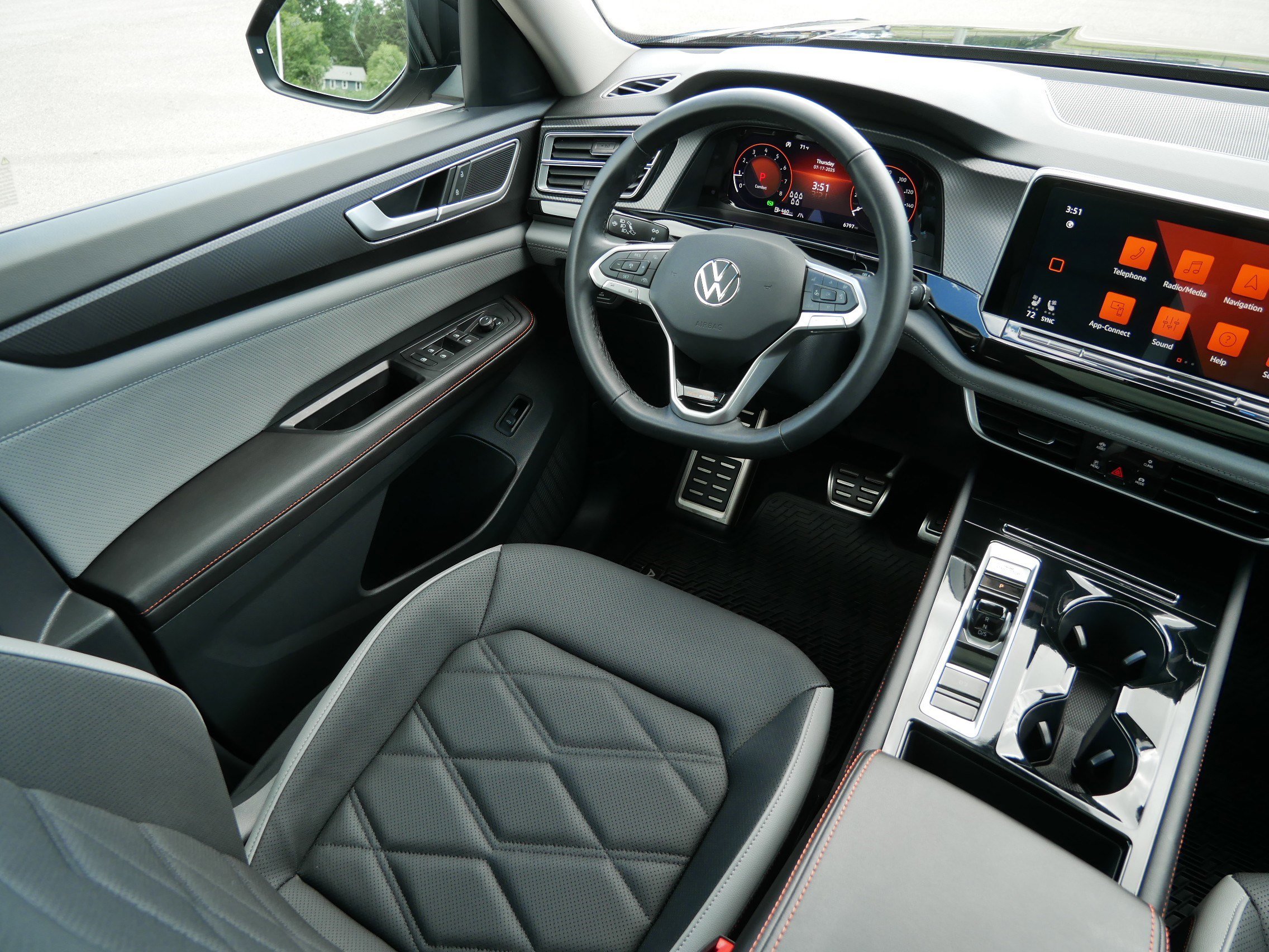 Certified 2025 Volkswagen Atlas Peak Edition SE image 9