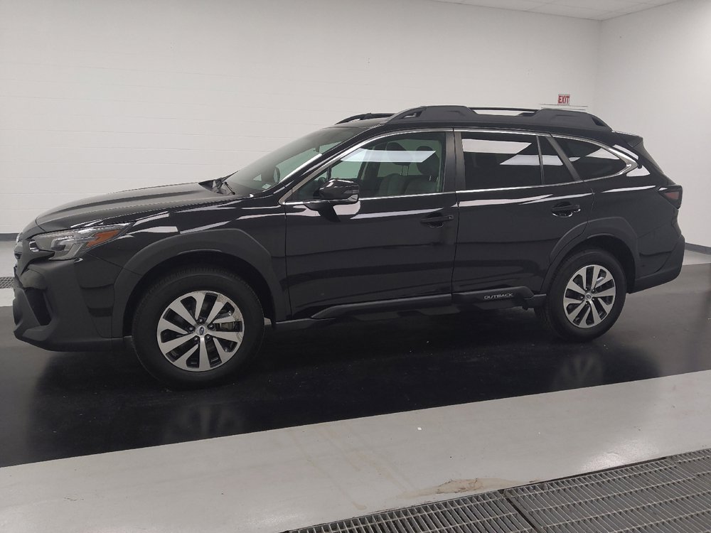 Used 2023 Subaru Outback Premium AWD/4WD image 2