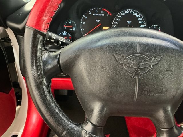Used 2001 Chevrolet Corvette Convertible w/ Preferred Equipment Group2 RWD image 24