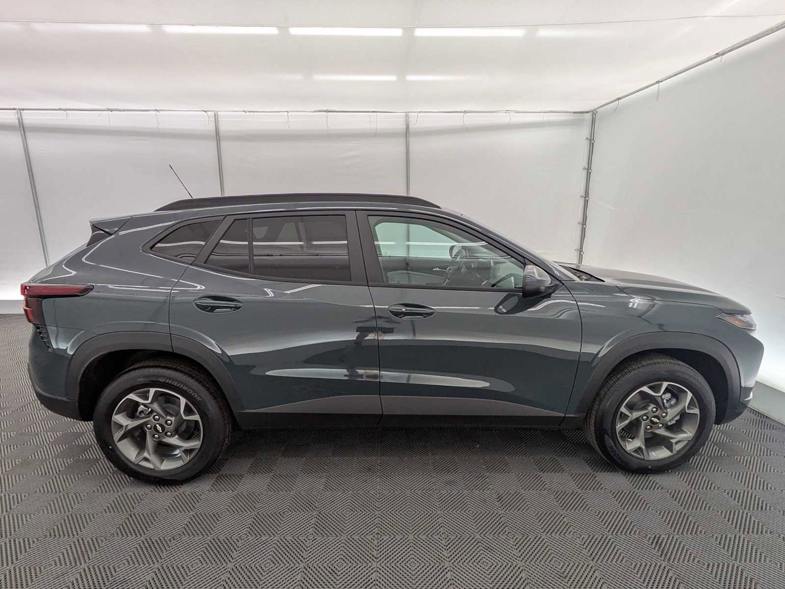 New 2026 Chevrolet Trax LT w/ Driver Confidence Package FWD image 7