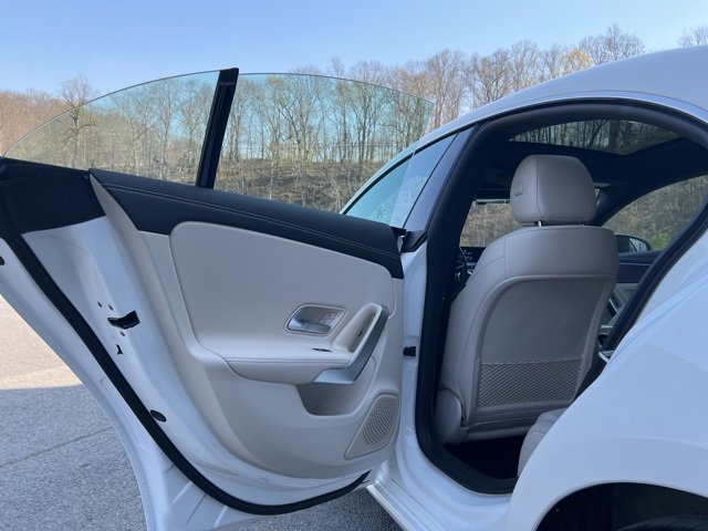 Used 2025 Mercedes-Benz CLA 250 4MATIC image 21