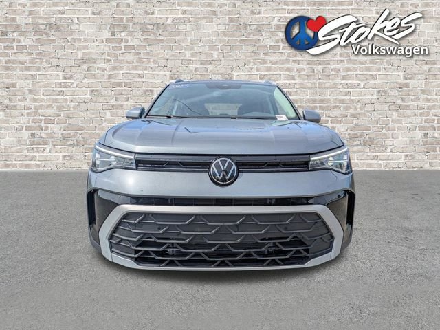 Certified 2025 Volkswagen Taos SE AWD/4WD image 9