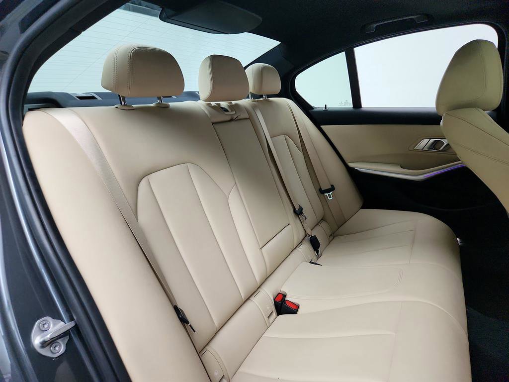 Used 2020 BMW 330i Sedan w/ Driving Assistance Package RWD image 30