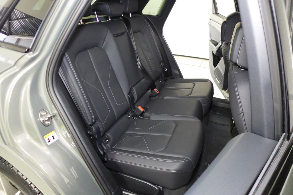 Used 2025 Audi Q3 2.0T Premium w/ Black Optic Sport Package image 20