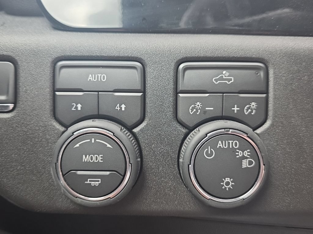 Used 2026 Chevrolet Silverado 1500 LT AWD/4WD image 26