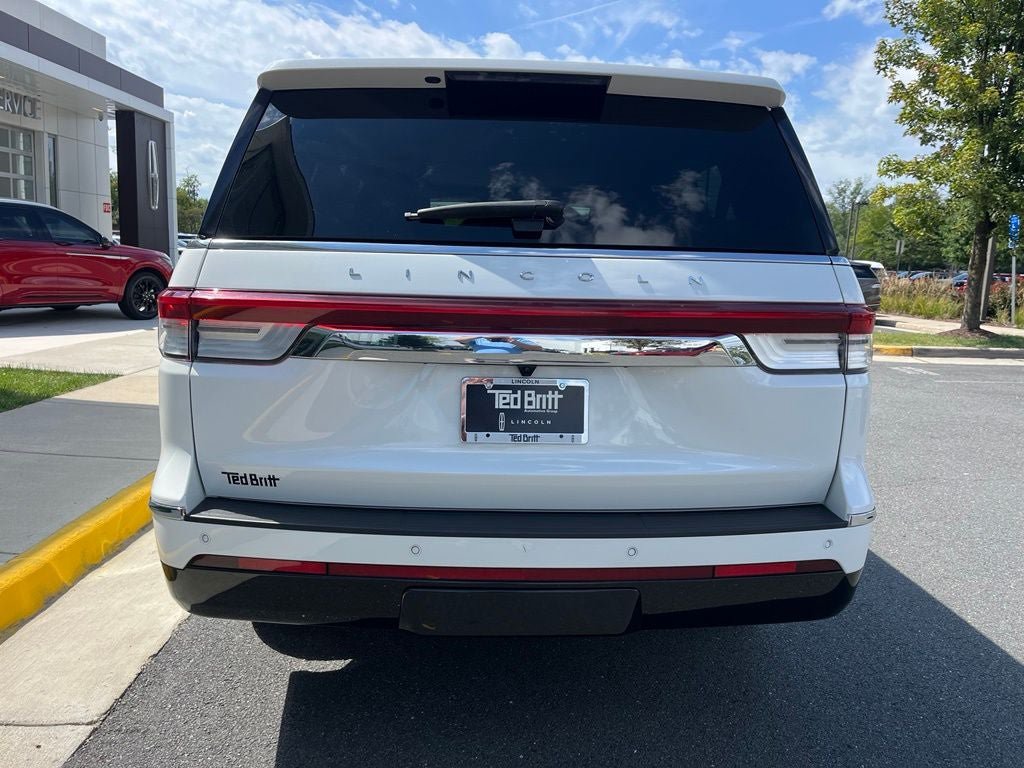 Certified 2023 Lincoln Navigator L Reserve AWD/4WD image 8
