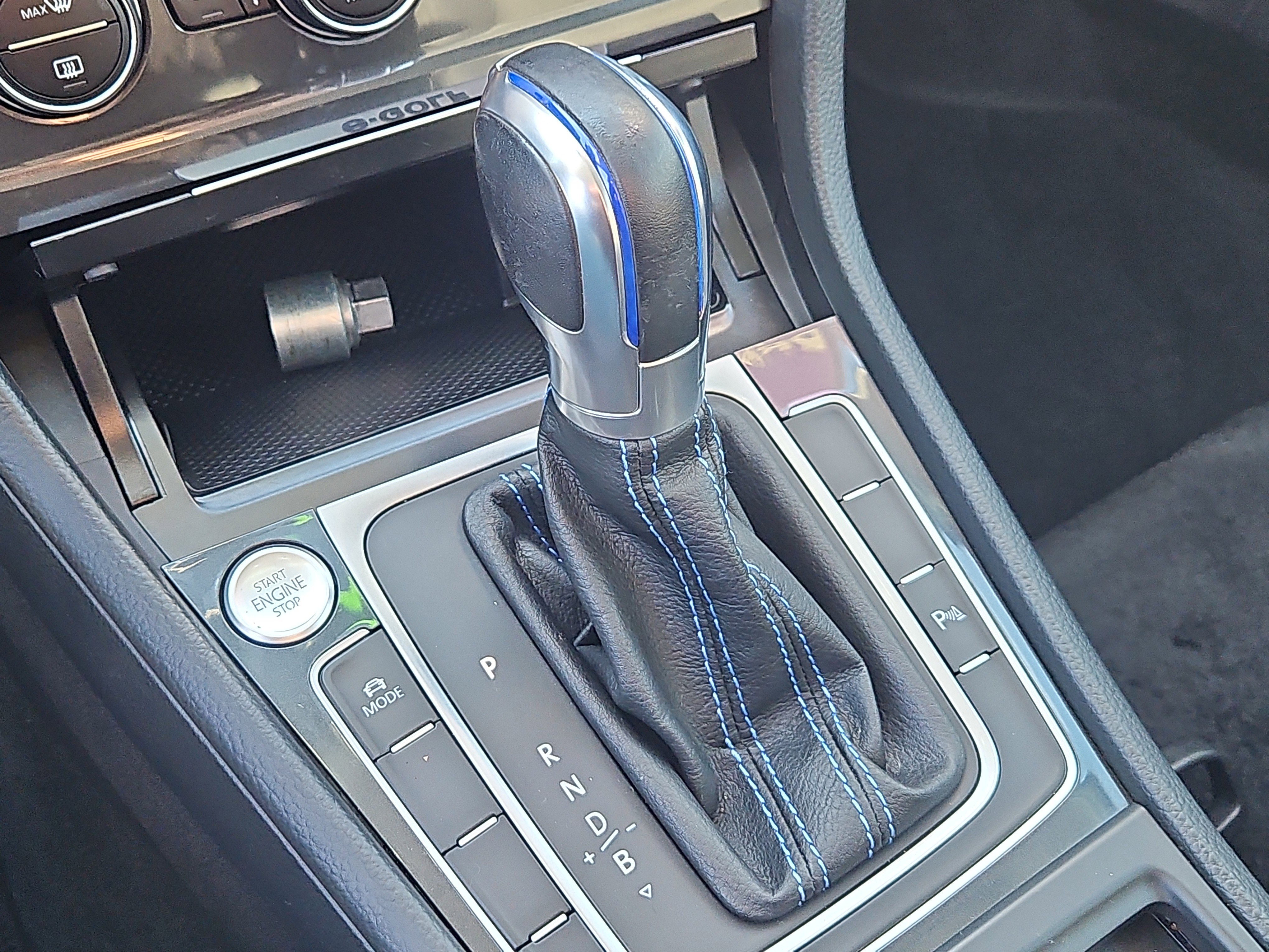 Used 2017 Volkswagen e-Golf SEL Premium image 19