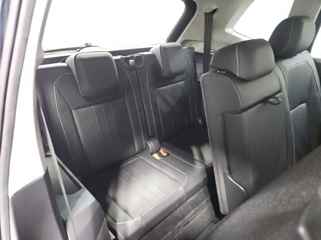 Used 2023 Volkswagen Tiguan SE FWD image 19
