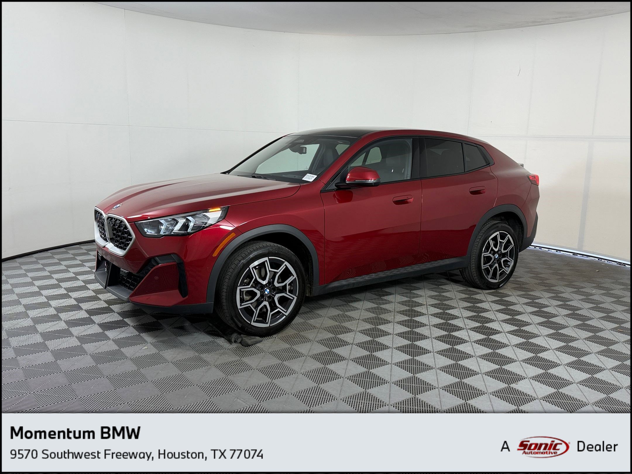 Used 2025 BMW X2 xDrive28i AWD/4WD image 1