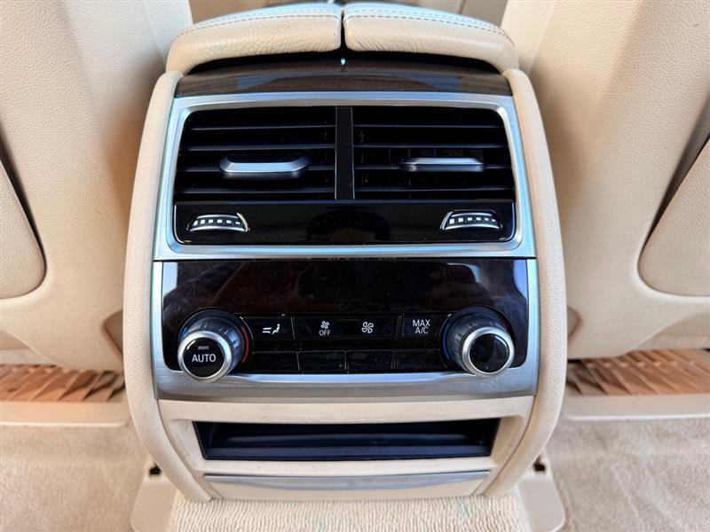 Used 2016 BMW 740i image 30