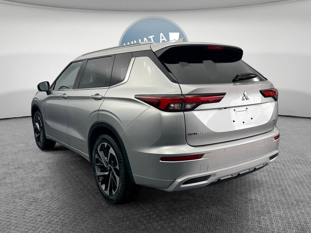Used 2023 Mitsubishi Outlander SEL image 6