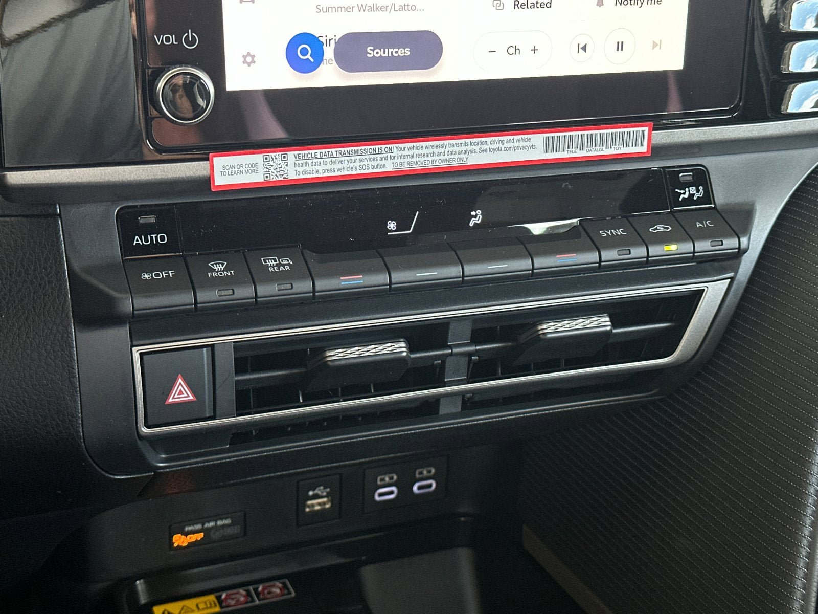 New 2026 Toyota Camry Hybrid FWD image 17