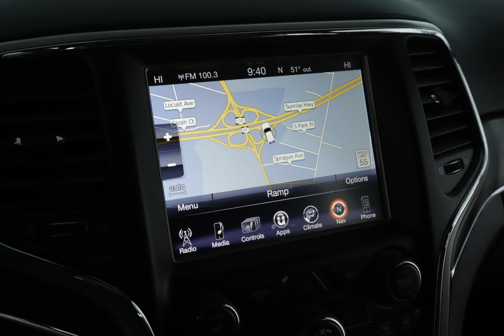 Used 2017 Jeep Grand Cherokee Limited image 12