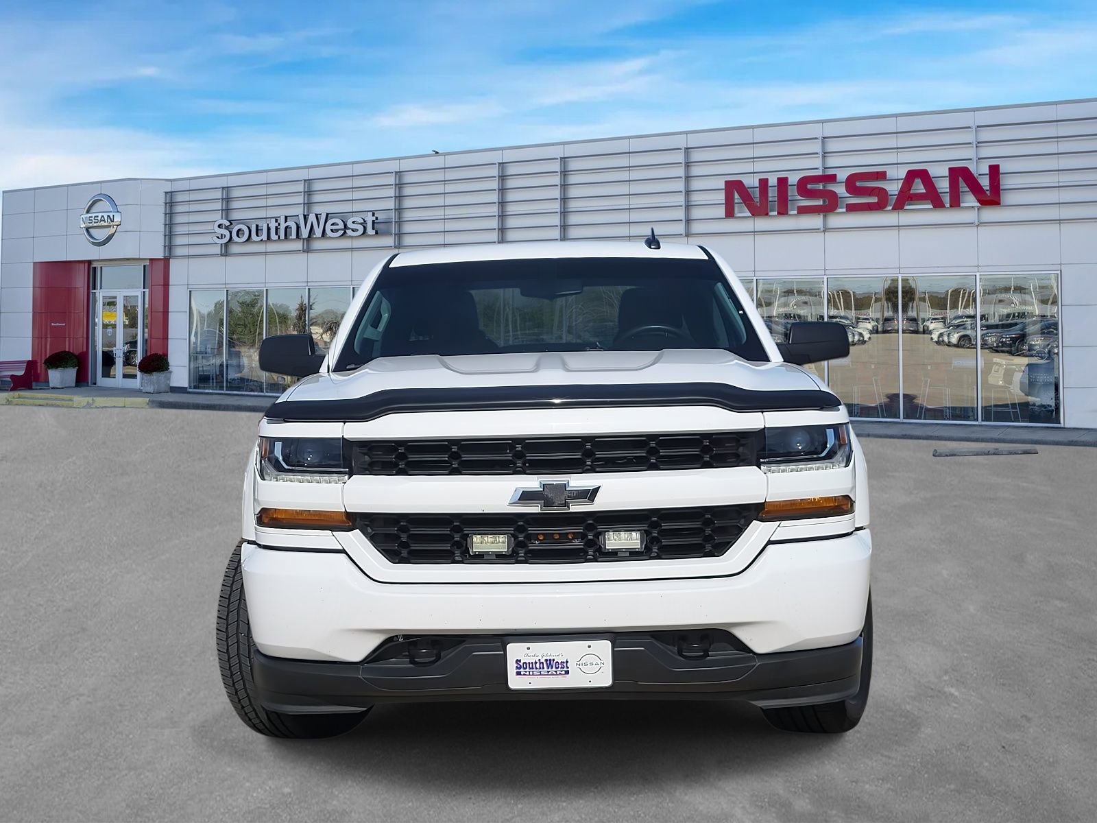 Used 2018 Chevrolet Silverado 1500 Custom w/ Custom Value Package image 11