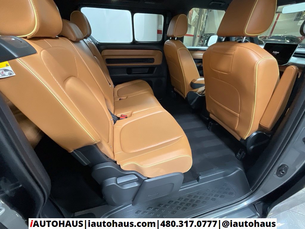 Used 2025 Volkswagen ID. Buzz Pro S Plus RWD image 33
