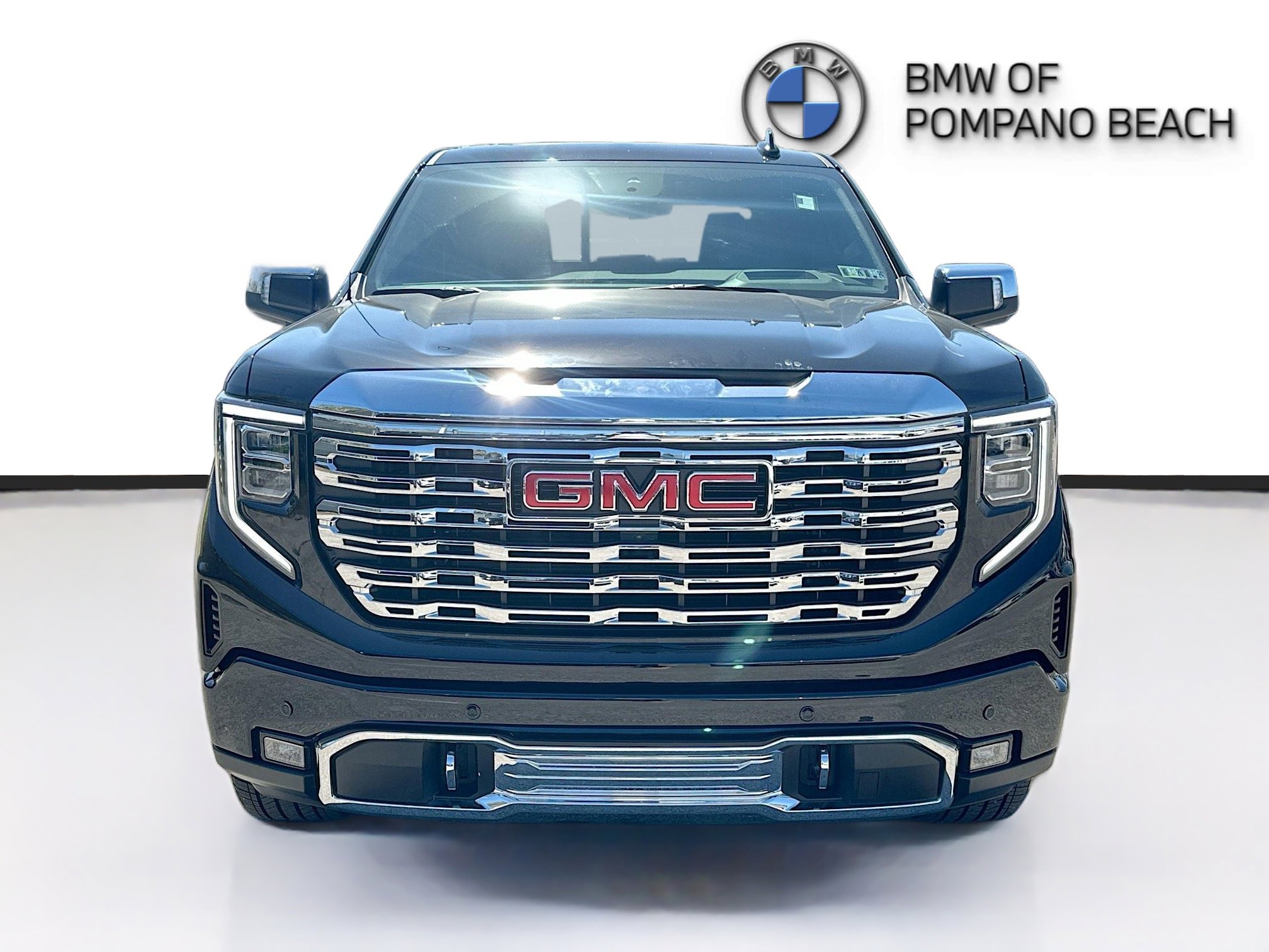 Used 2025 GMC Sierra 1500 Denali image 2