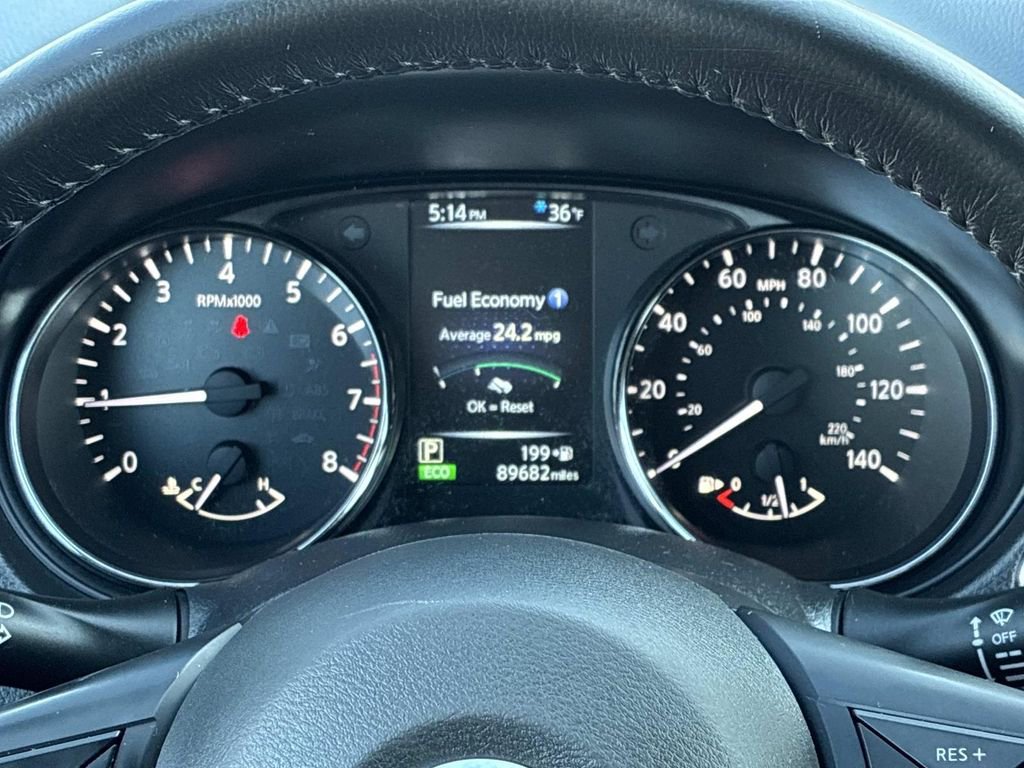 Used 2017 Nissan Rogue SV image 27