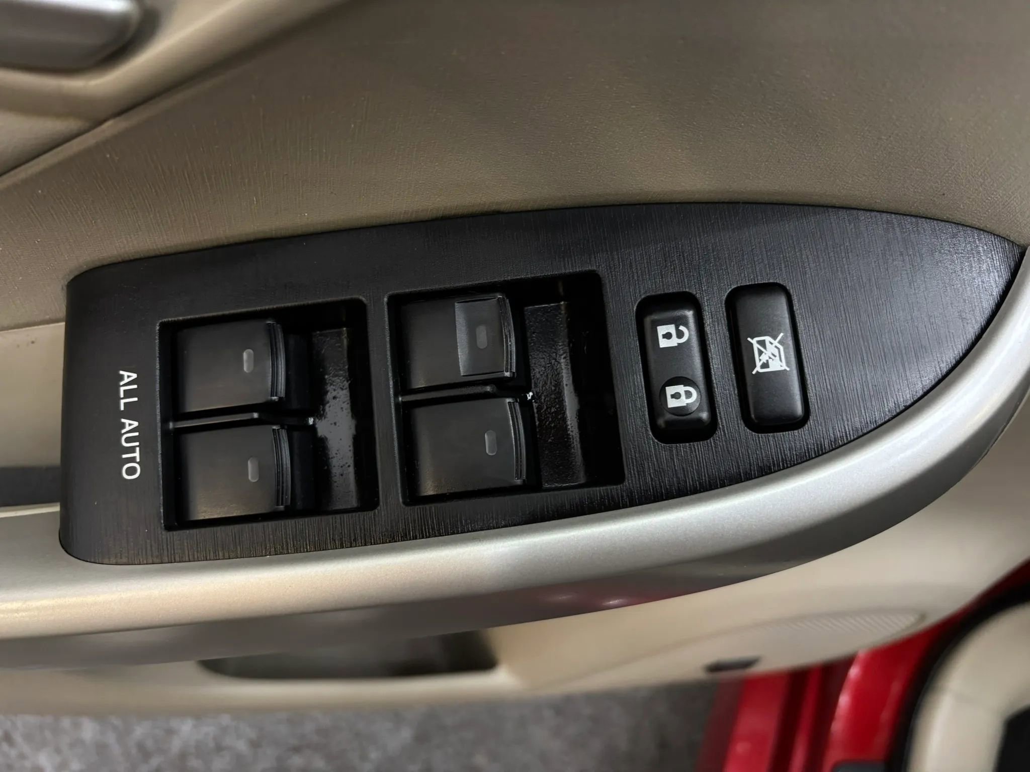 Used 2014 Toyota Prius Four FWD image 16