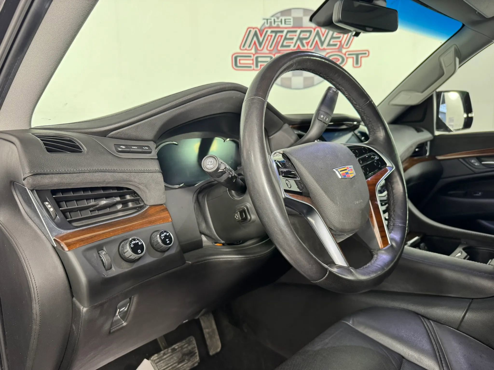 Used 2018 Cadillac Escalade Premium Luxury image 10