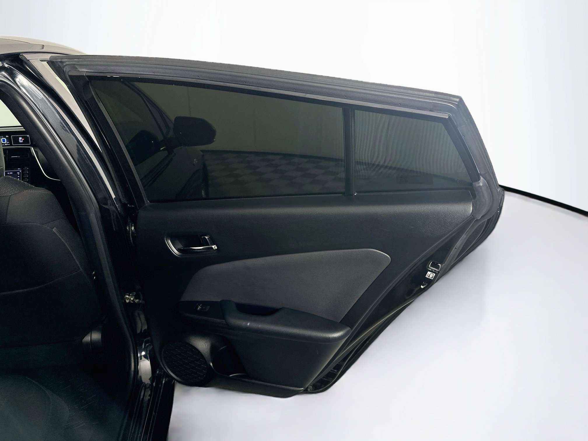 Used 2020 Toyota Prius LE FWD image 28
