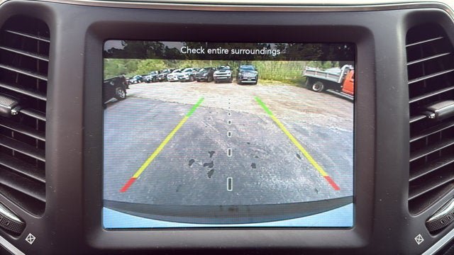 Certified 2022 Jeep Cherokee Latitude w/ Sun & Sound Group AWD/4WD image 20