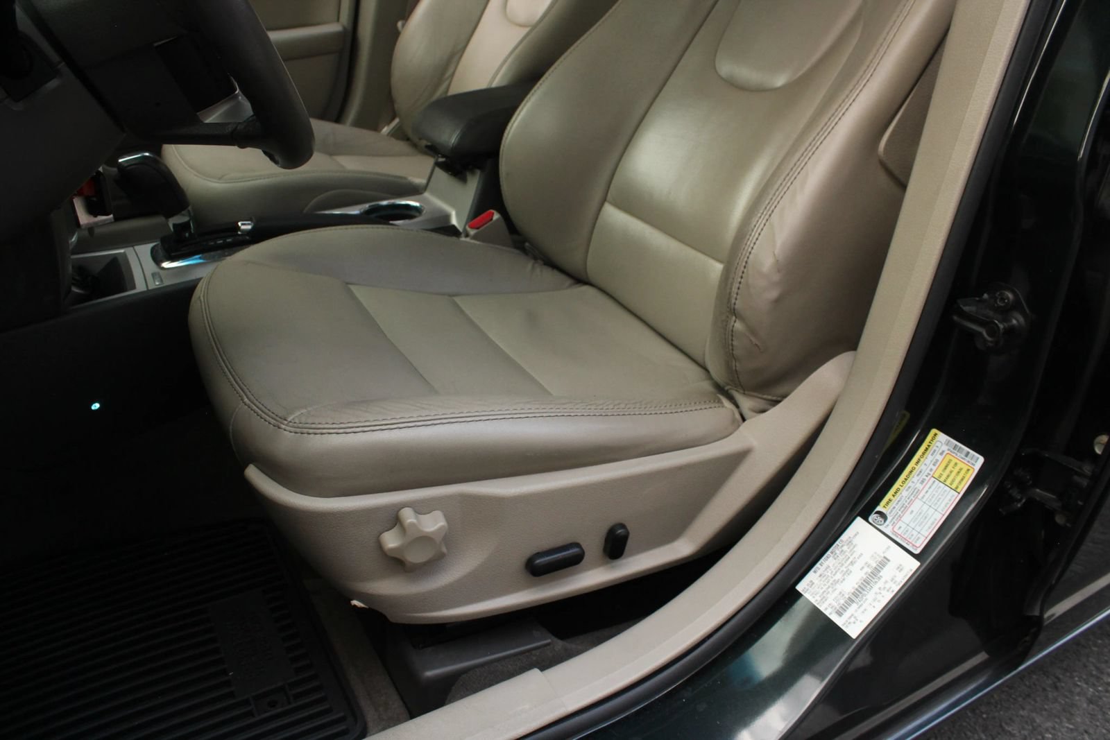 Used 2010 Ford Fusion Hybrid FWD image 17