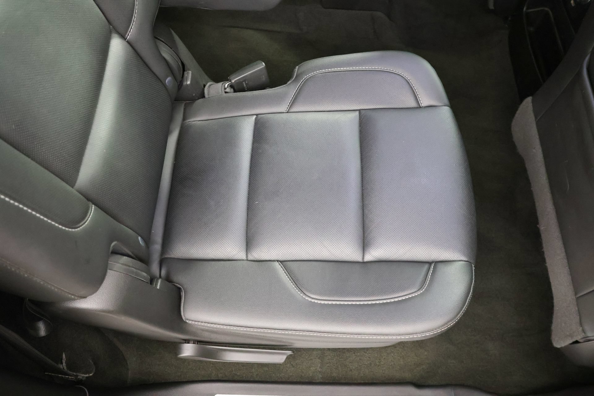 Used 2018 Chevrolet Suburban Premier AWD/4WD image 33