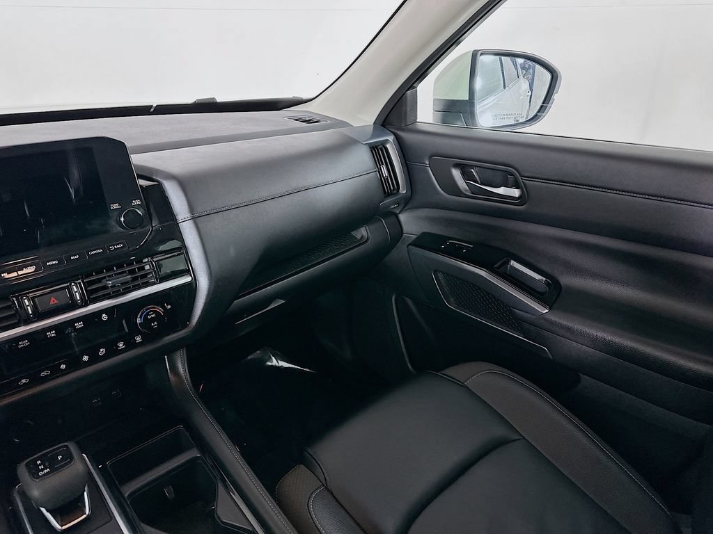 Certified 2024 Nissan Pathfinder SL AWD/4WD image 32